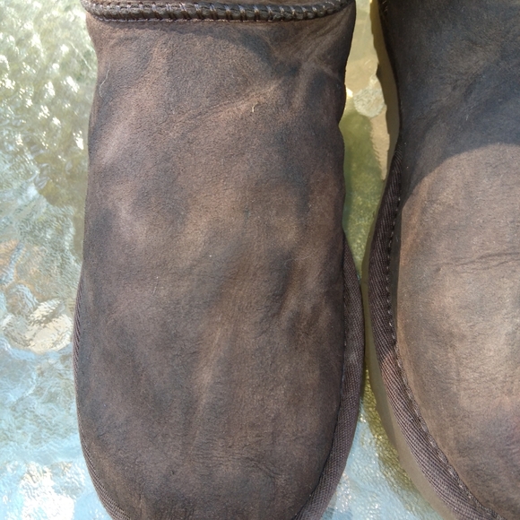 UGG above ankle boots. - Picture 7 of 11